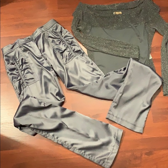 Silver suit - Picture 2 of 6